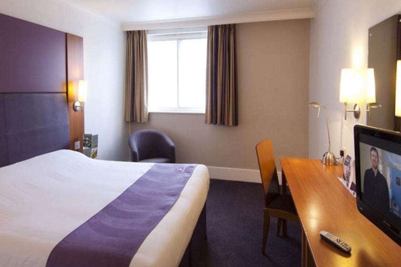 Premier Inn Gloucester Buitenkant foto